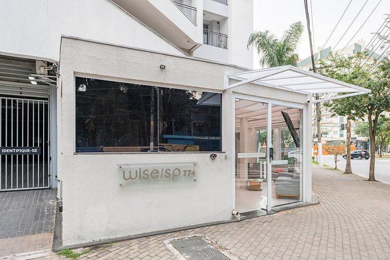 Estúdio c/ garagem Metrô Tietê, ExpoCN e Anhembi