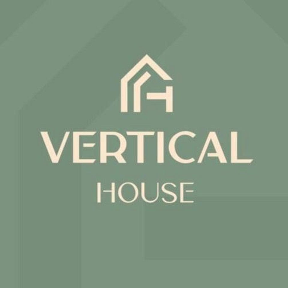 VERTICAL HOUSE